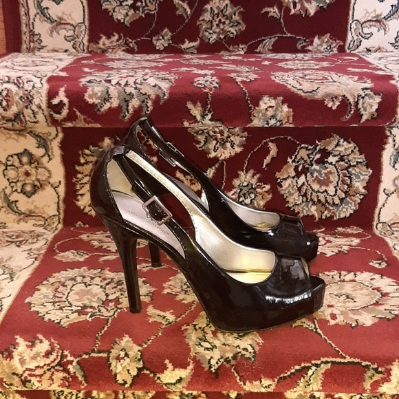 Heels - Picture 2 of 2